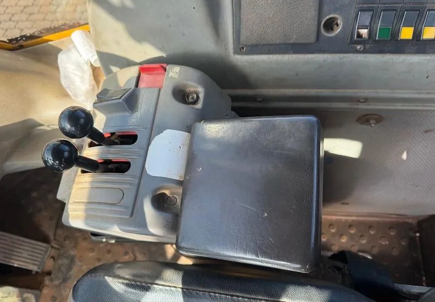 Pá Carregadeira  - Foto 5