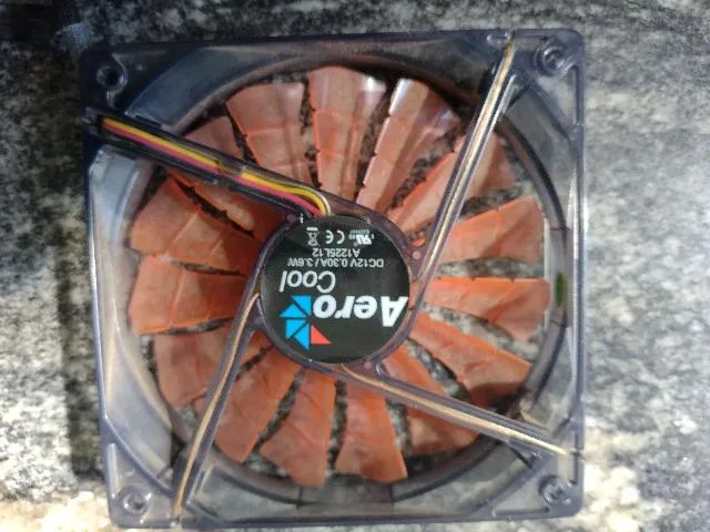 Cooler FAN AeroCool Shark 12cm 82.6CFM - Foto 3