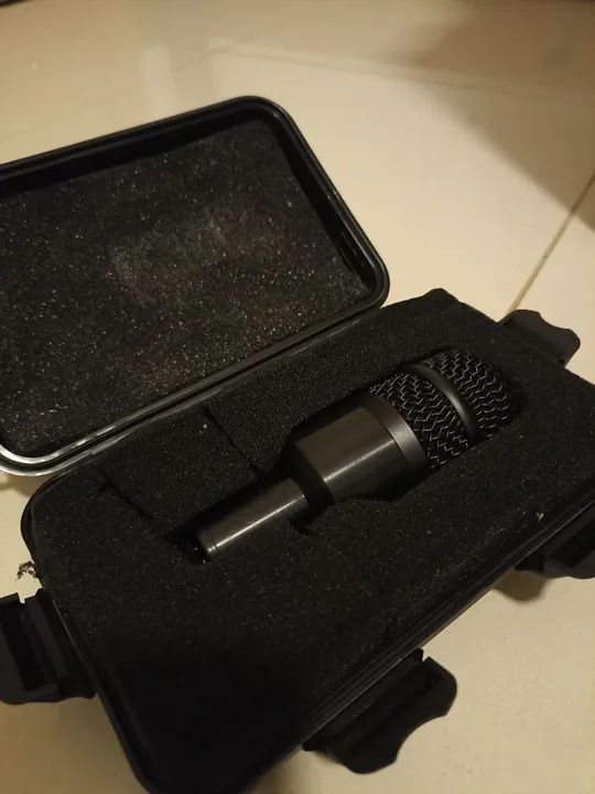 Microfone dinâmico Audix D2, como novo.