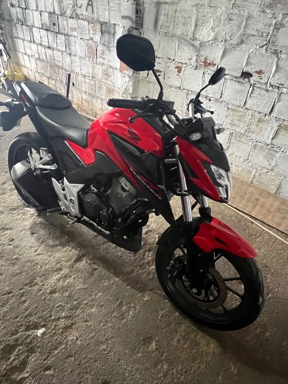 CB TWISTER 300F - Foto 4