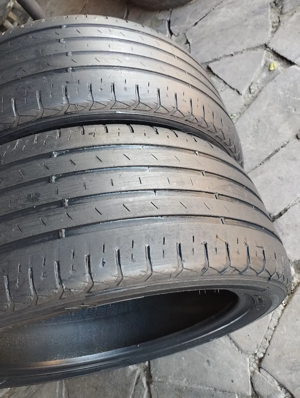 PNEUS 225/45R17