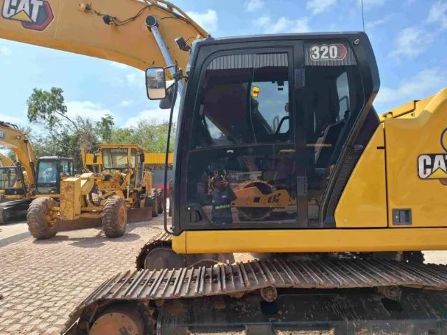 ESCAVADEIRA HIDRÁULICA CATERPILLAR 320 - Foto 6