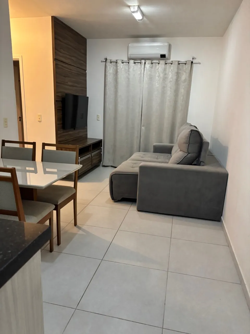 Apartamento 2 quartos, semi mobiliado em Santo Amaro da Imperatriz