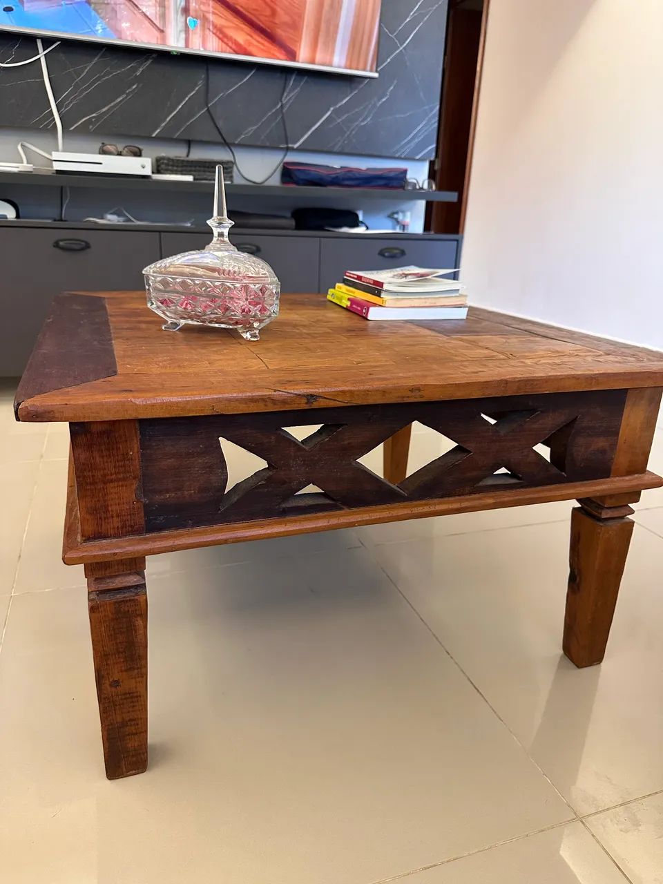 Coffee table64311798169986120