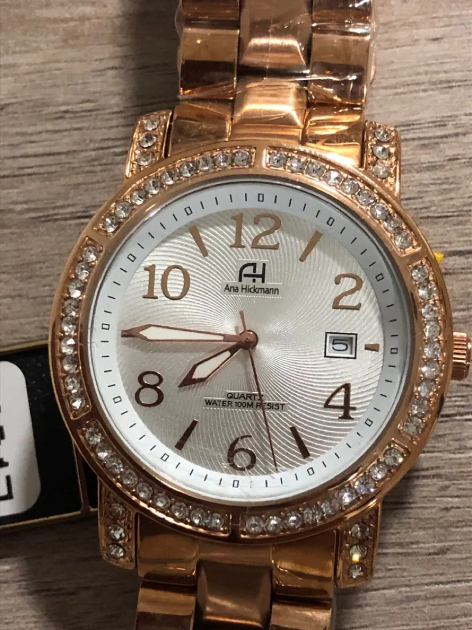 Relógio Ana Hickmann Dourado com Strass - Elegância no Seu Pulso