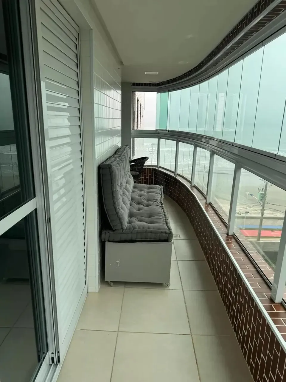 Apartamento para venda com 02 dormitórios, vista mar, em Mongaguá