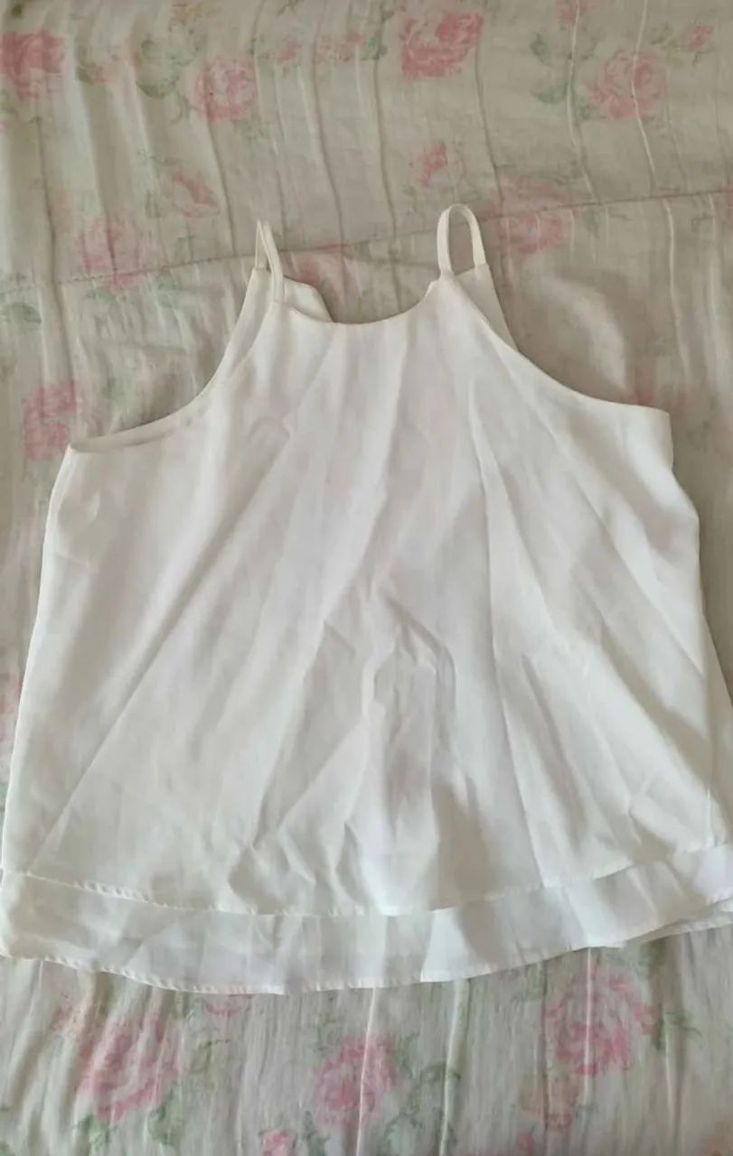 Blusa branca de alcinha