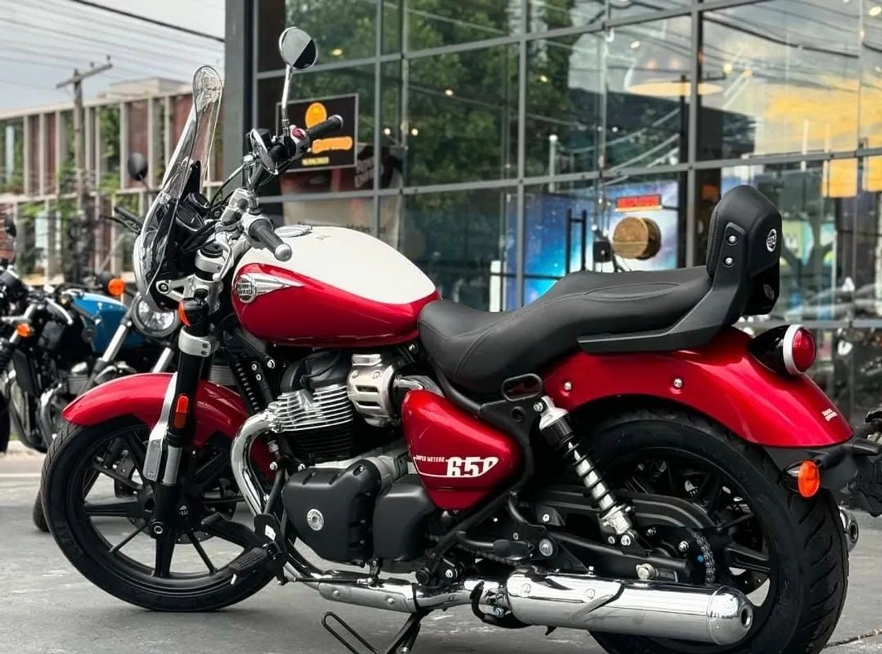 Super Meteor Celestial Red 650cc - Amanda