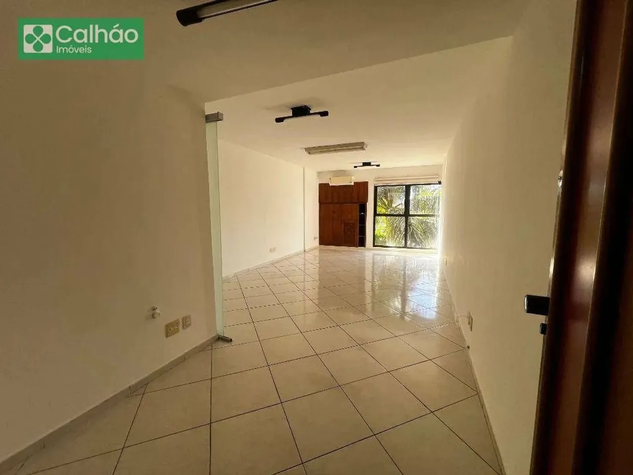 Sala para alugar, 34 m² por R$ 1.820,48/mês - Asa Sul - Brasília/DF