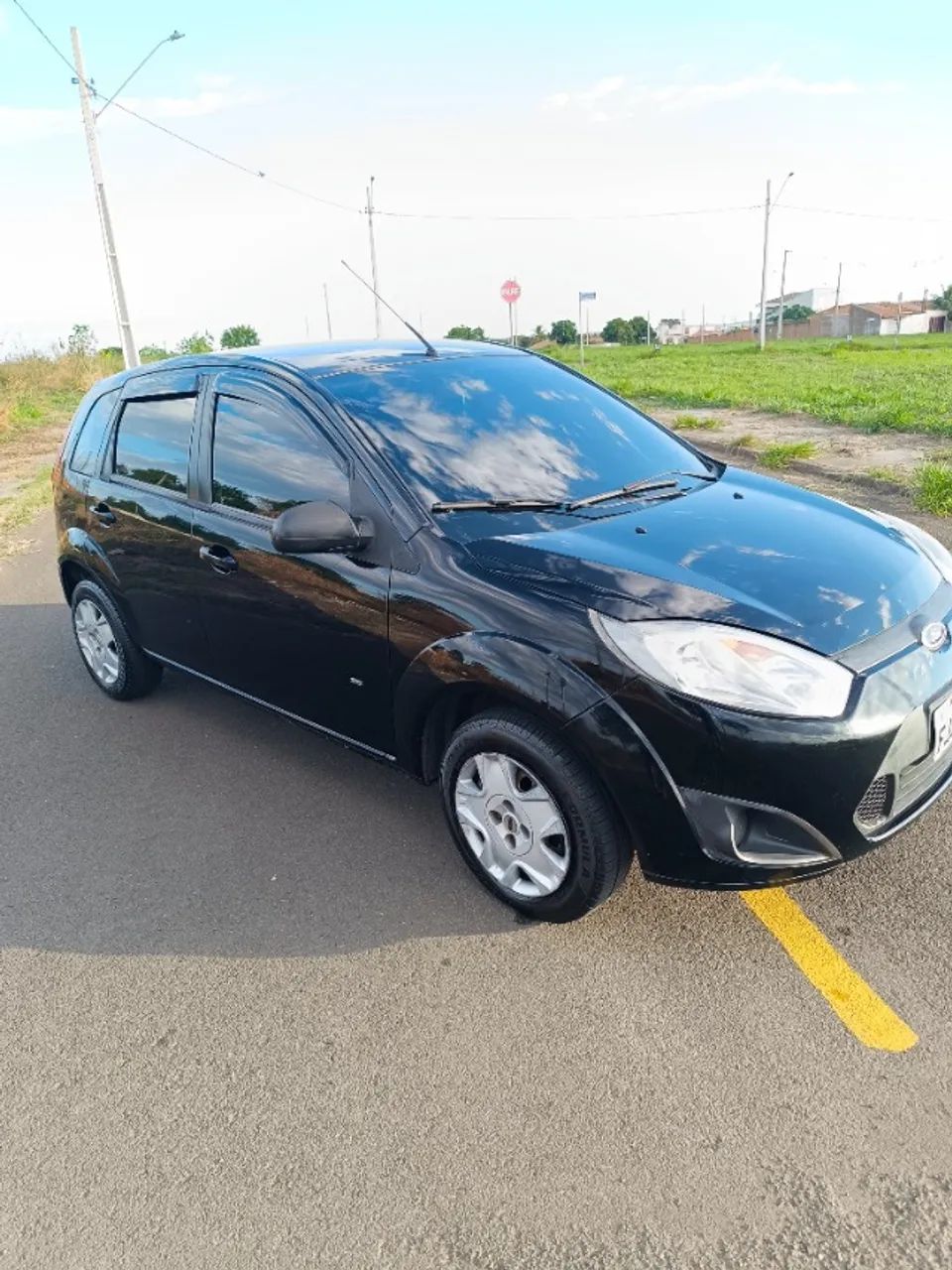 Forde Fiesta Hatch 1.0 preto super conservado  - Foto 5