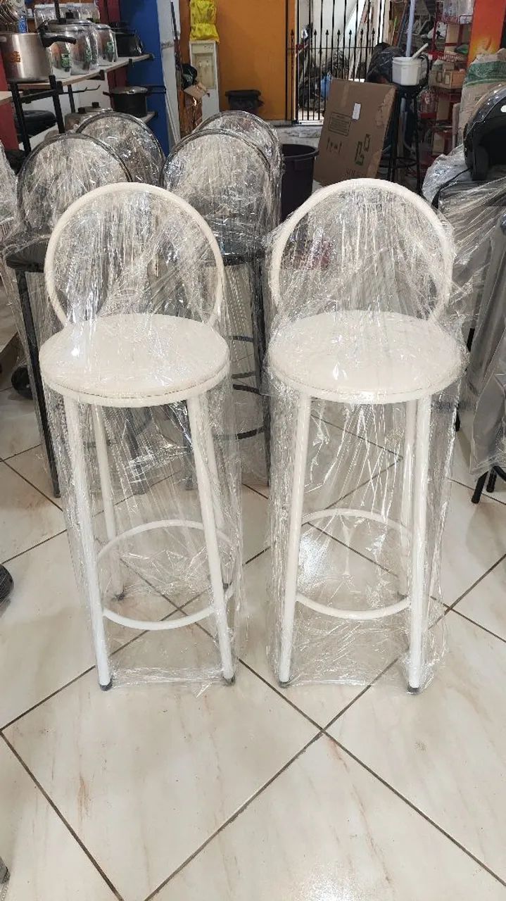 Banquetas Brancas com Encosto a unidade R$85,00  - Foto 2