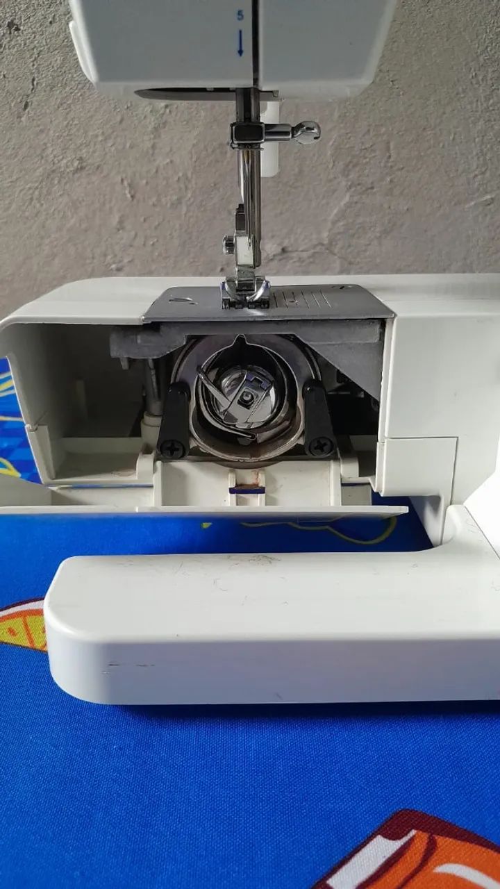 Máquina de costura - Foto 3
