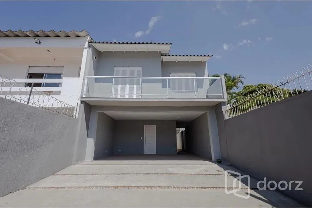 Imóvel na Carvalho de Freitas com 3 dormitórios e 228.2m²
