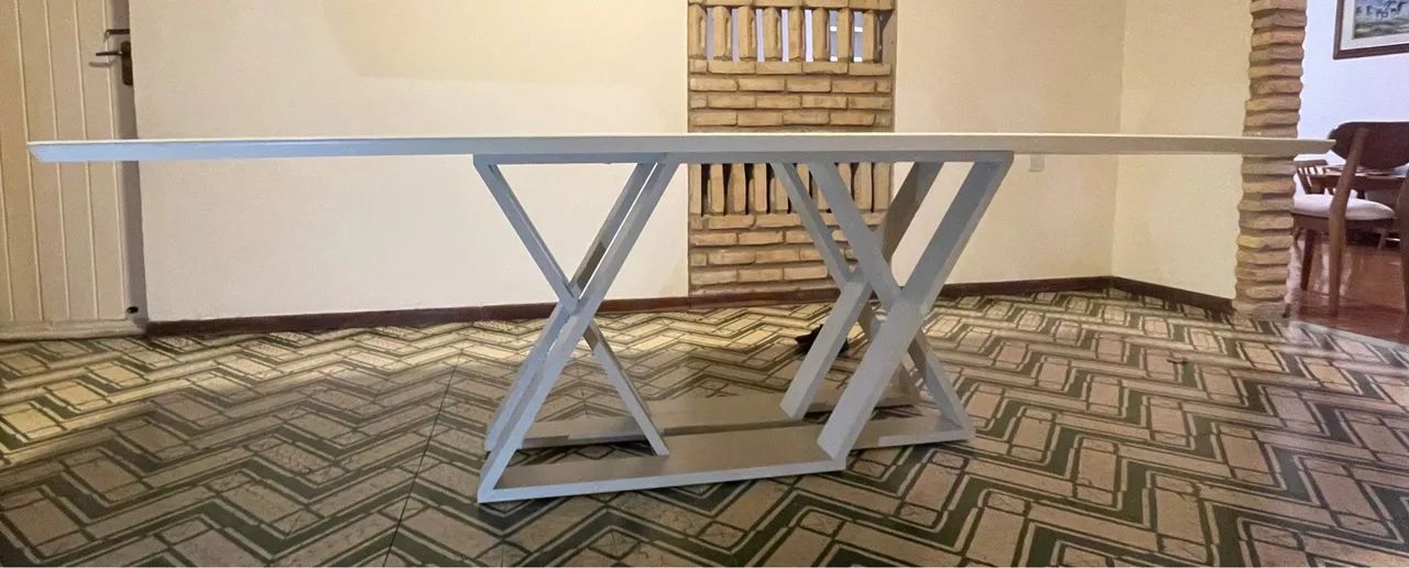 Mesa com Tampa de vidro grande