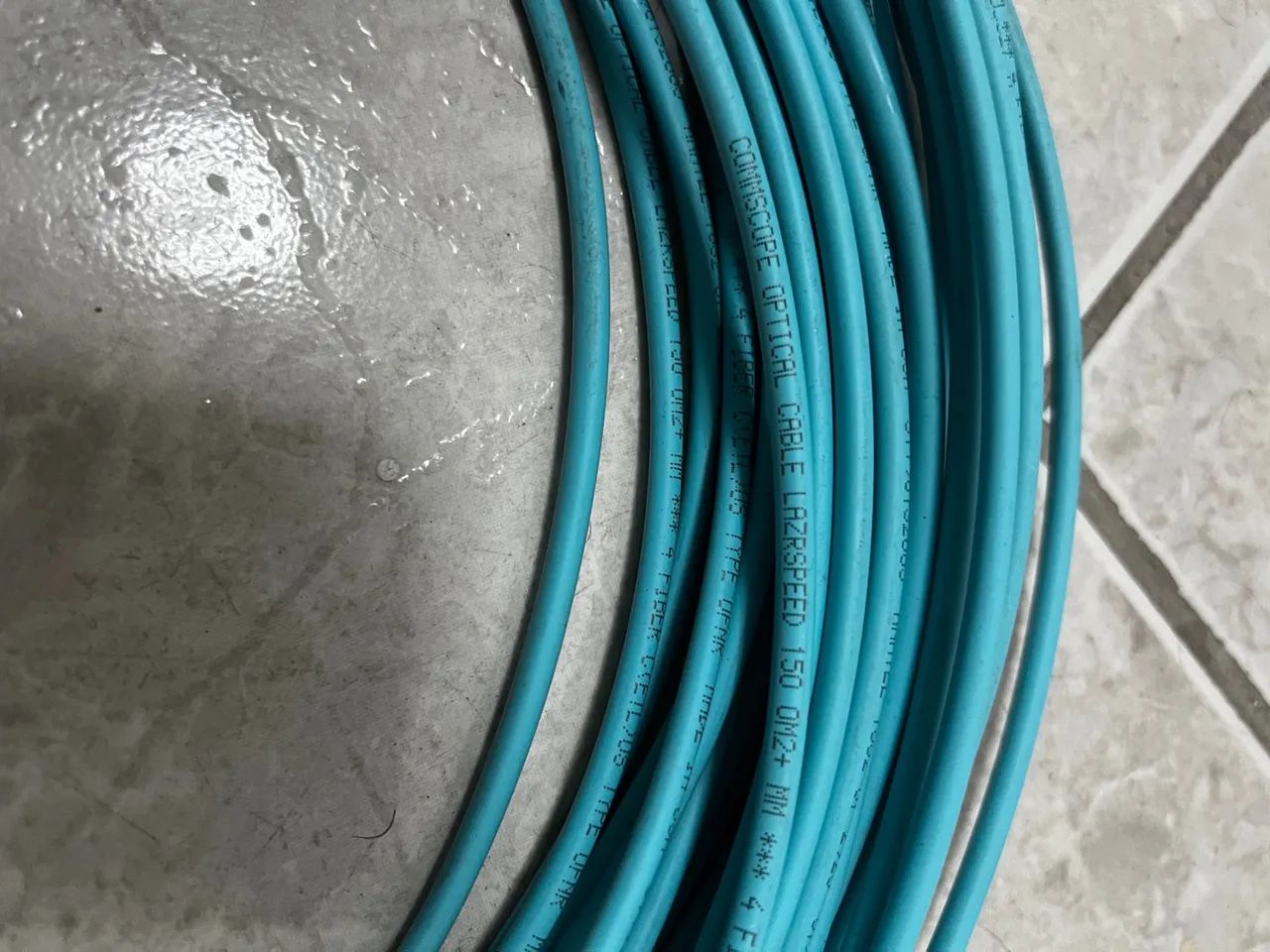 Fibra ótica OM2 Commscope 04Fo 27 metros