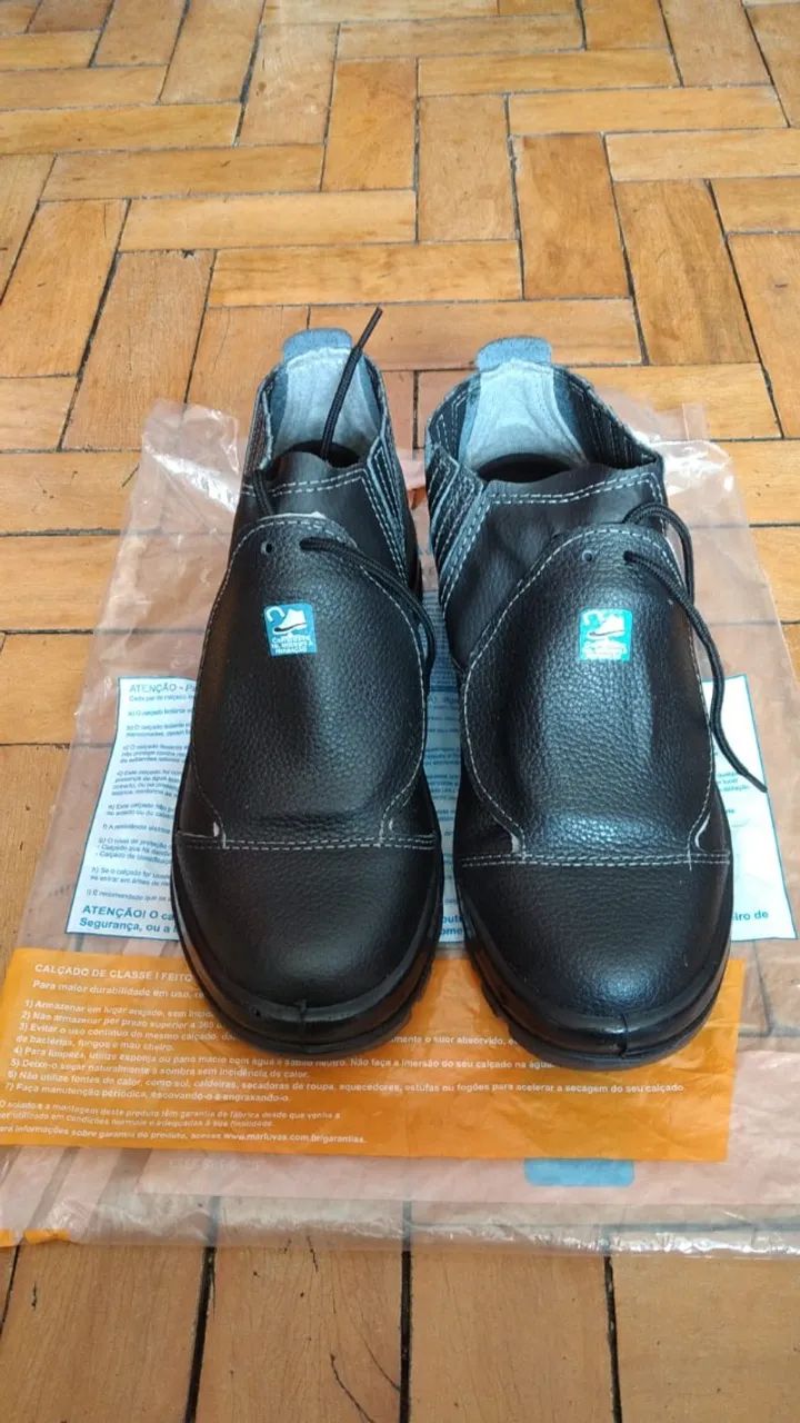 BOTINA EM COURO COM ELÁSTICO BICO DE PVC MARLUVAS 