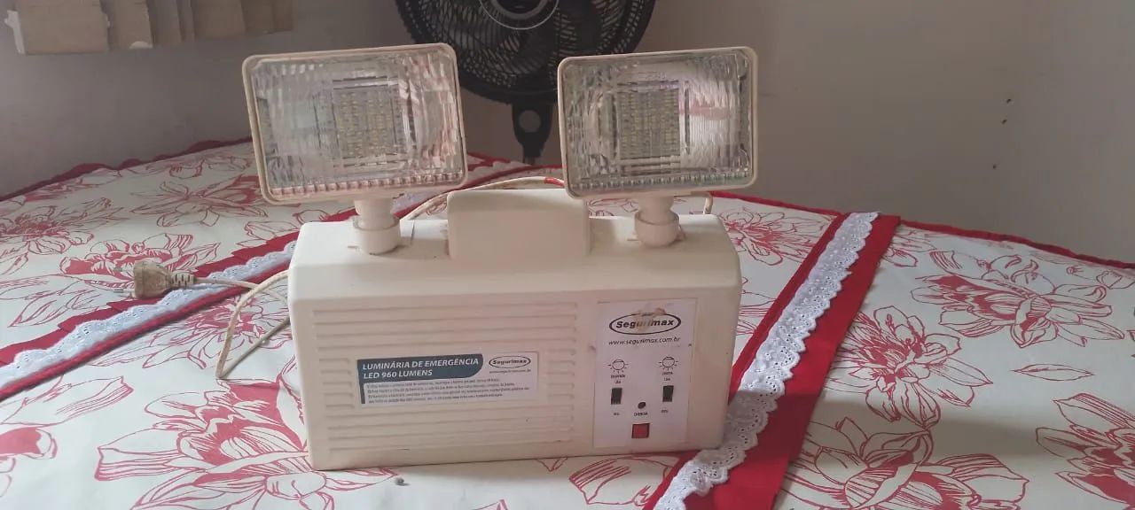 Luminária de Emergência LED 960 Lumens Segullmax