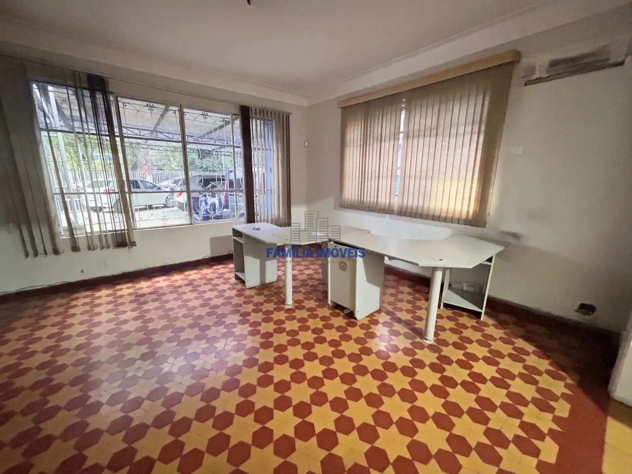 Sobrado comercial para alugar garagem Vila Mathias Santos SP
