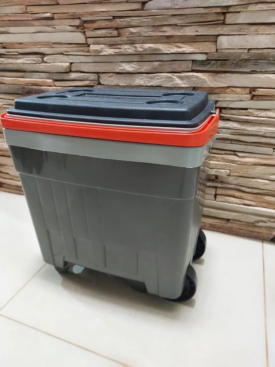 Cooler 34L com rodinhas - Foto 3