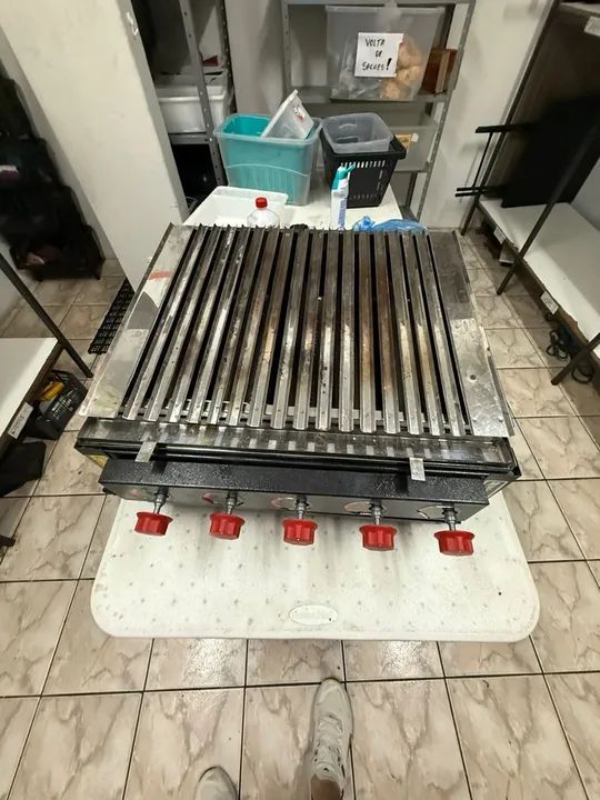 Churrasqueira a Gás 6 Queimadores