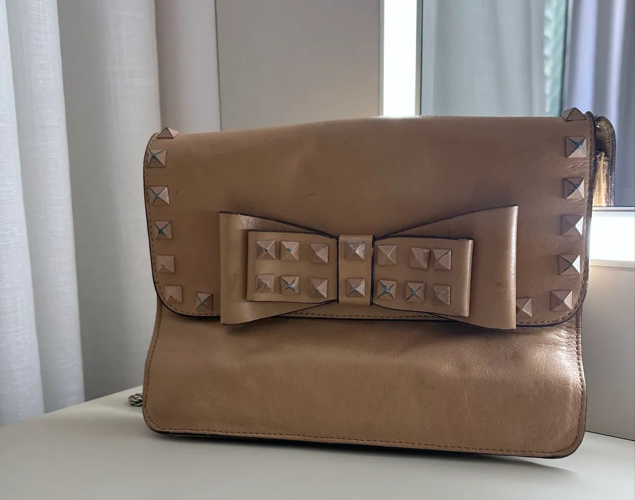 Bolsa Schutz - Beje com laço - Foto 4
