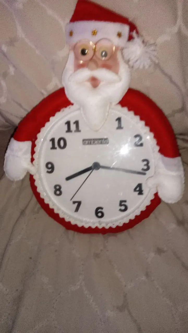 Relógio com o estilo de Papai Noel
