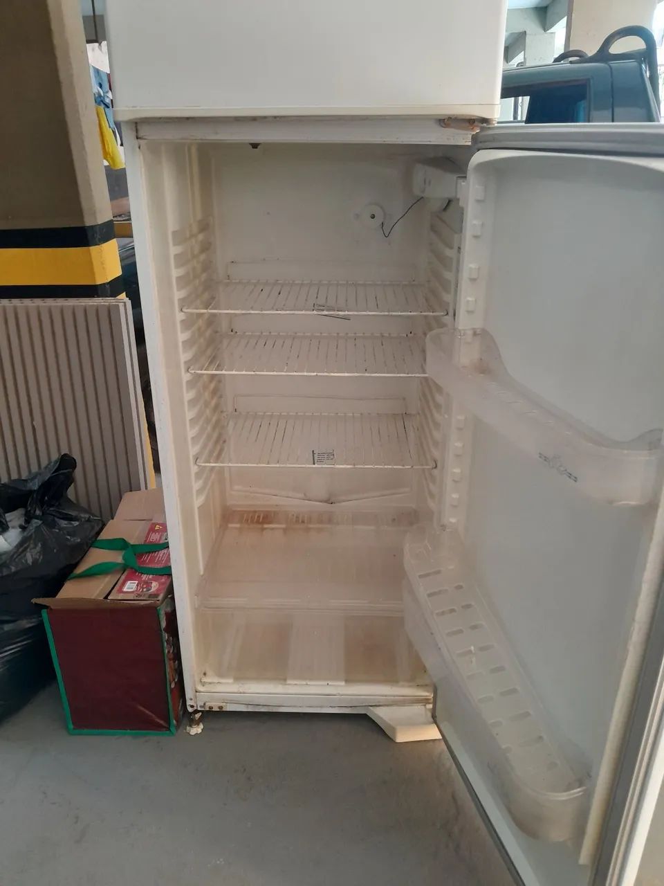 Geladeira usada em bom estado