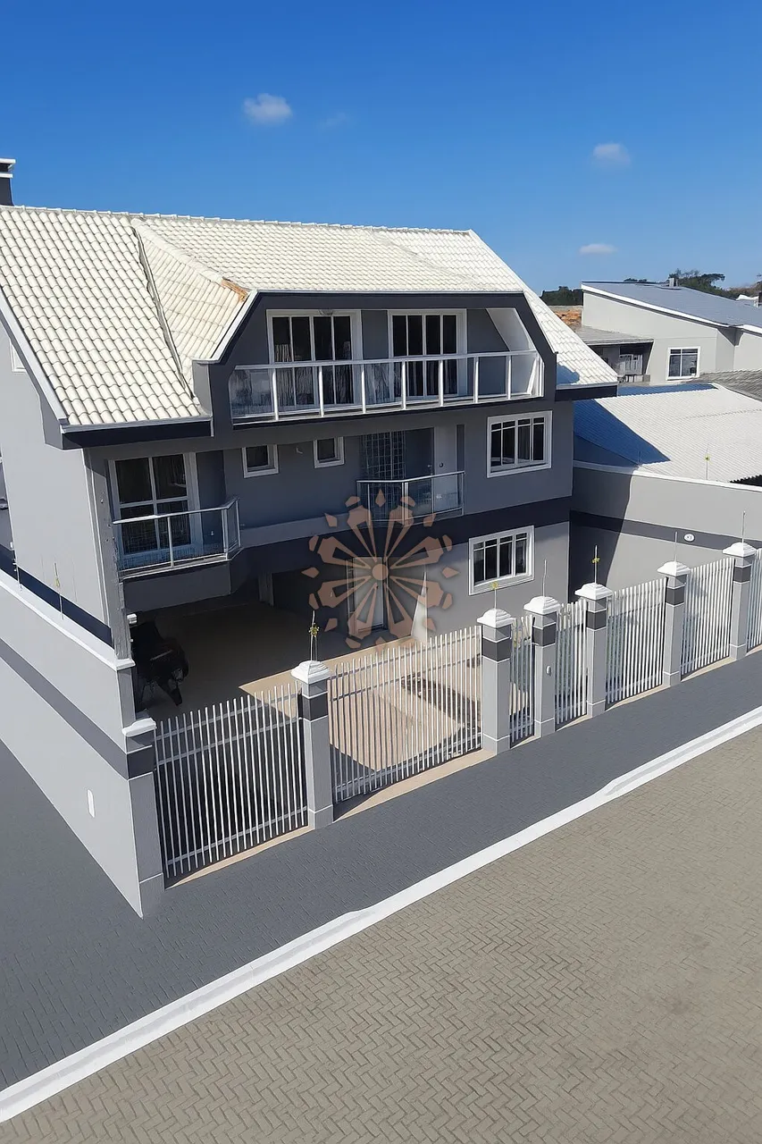 Casa Ampla para Locação em Santa Felicidade