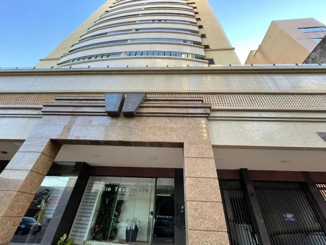 Apartamento com excelente padrão de acabamento para locação na zona 01.