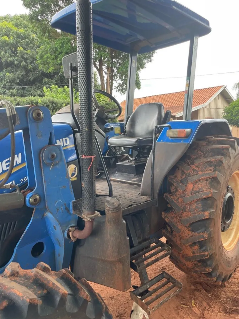 Trator TL 75 New Holland