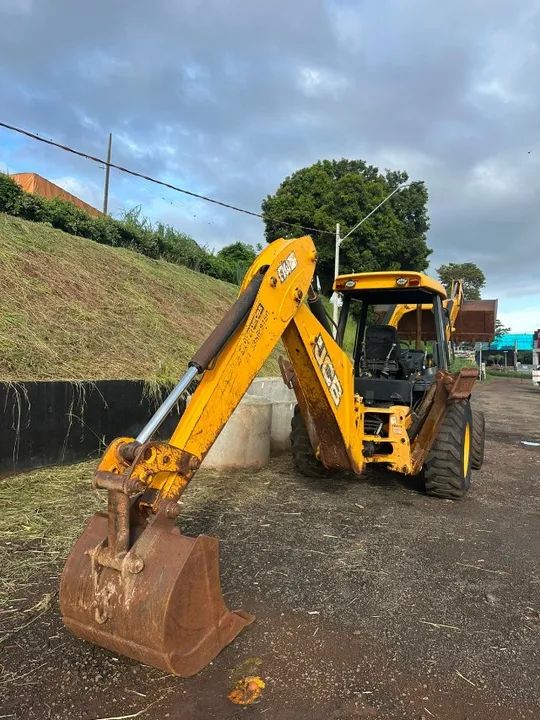 RETROESCAVADEIRA JCB 3C 4X4 2016 - Foto 4