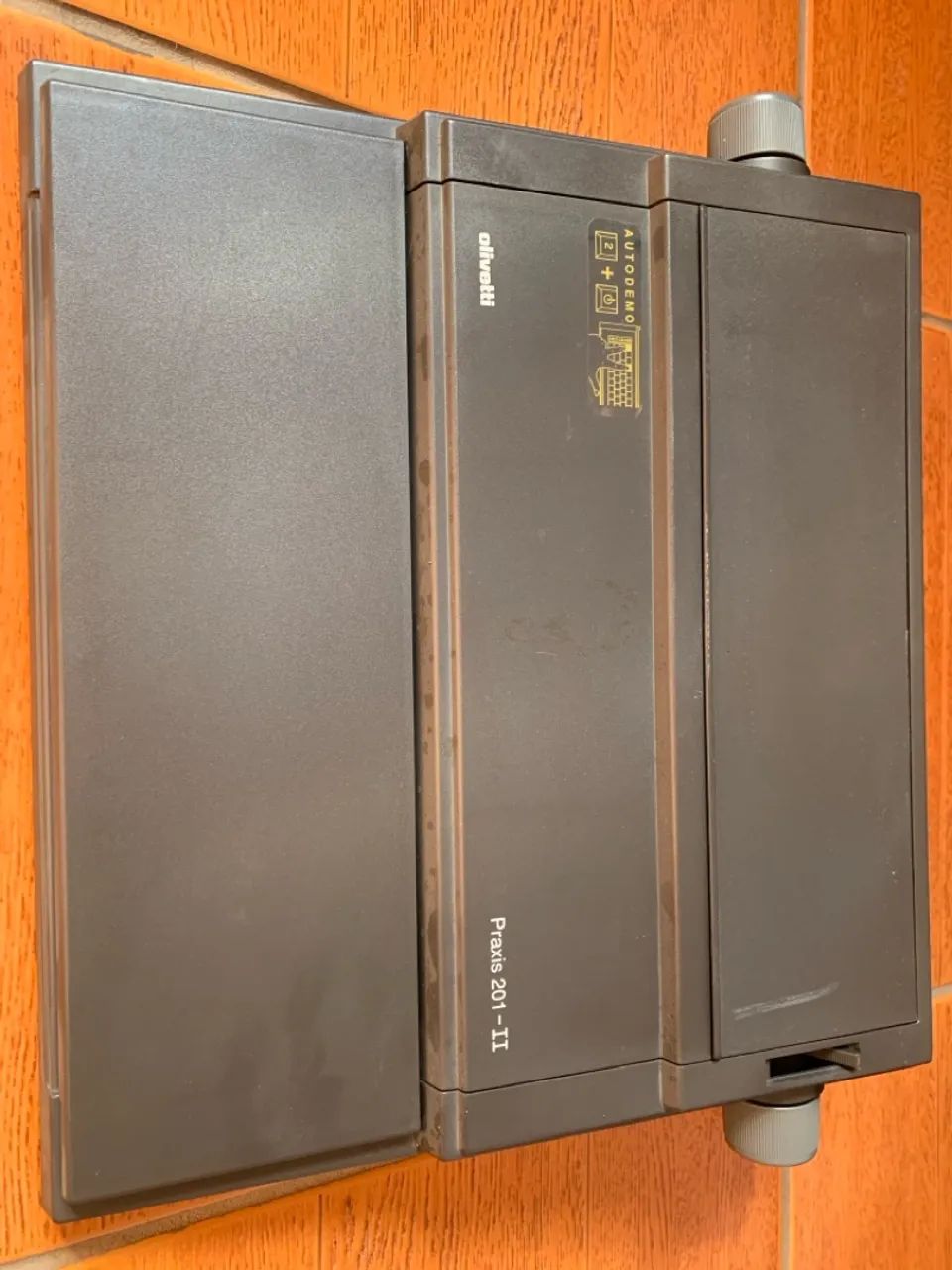 Máquina de Escrever Olivetti Praxis 201-II - Foto 3