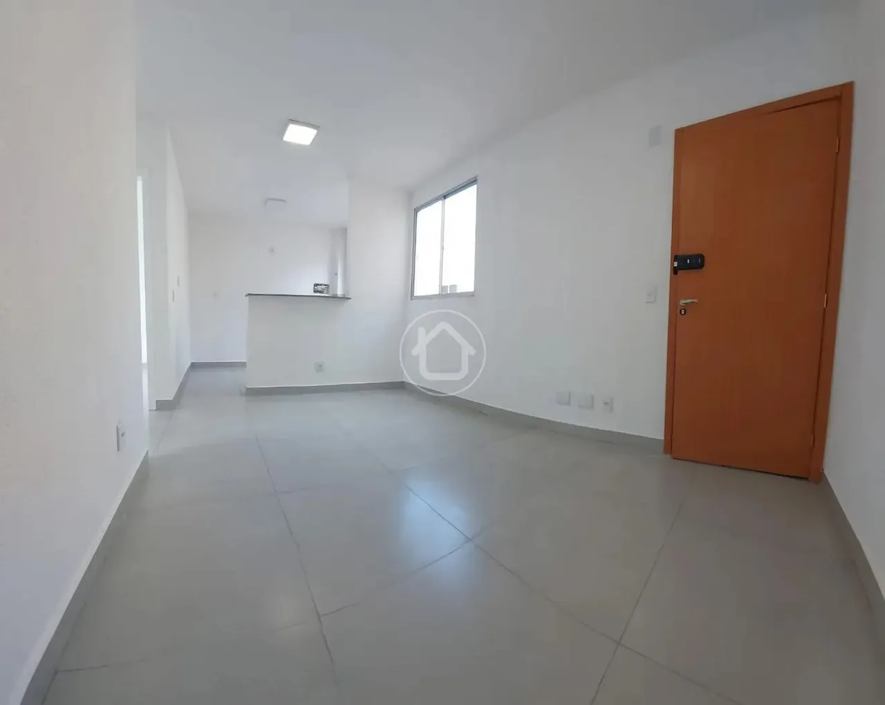 APARTAMENTO COM 2 QUARTOS