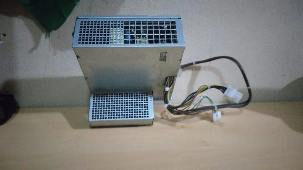 Fonte Para PC Desktop HP - Modelo 9055 com Setalhes