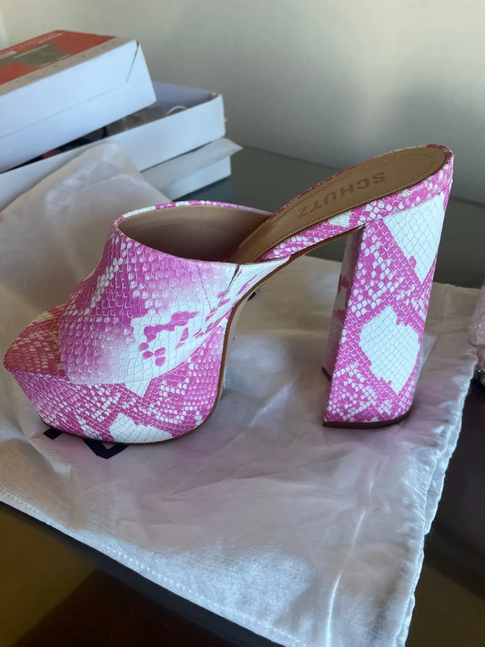 Sandália Schutz Pink Snake - Nova!