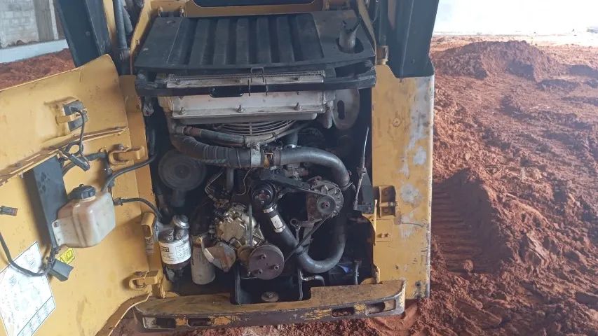 Bob cat Caterpillar  - Foto 5