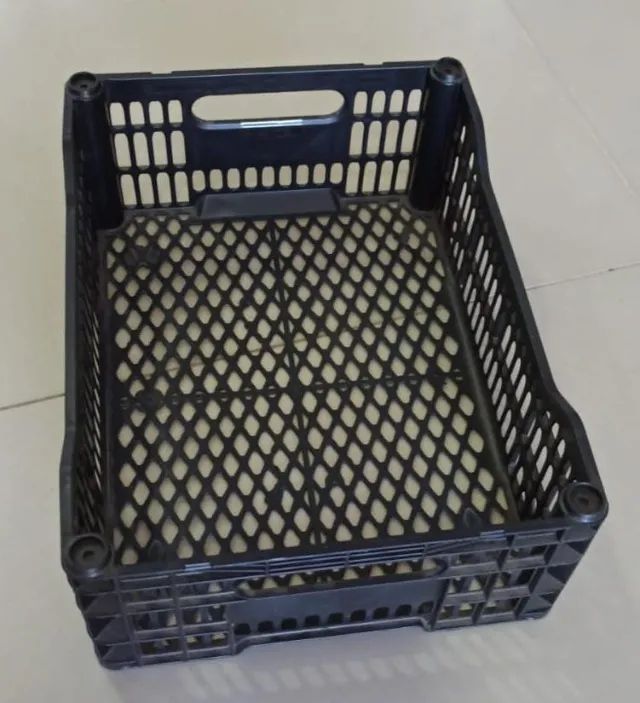 Caixa plástica modelo descartavel vazada de 6 litros  - Foto 4