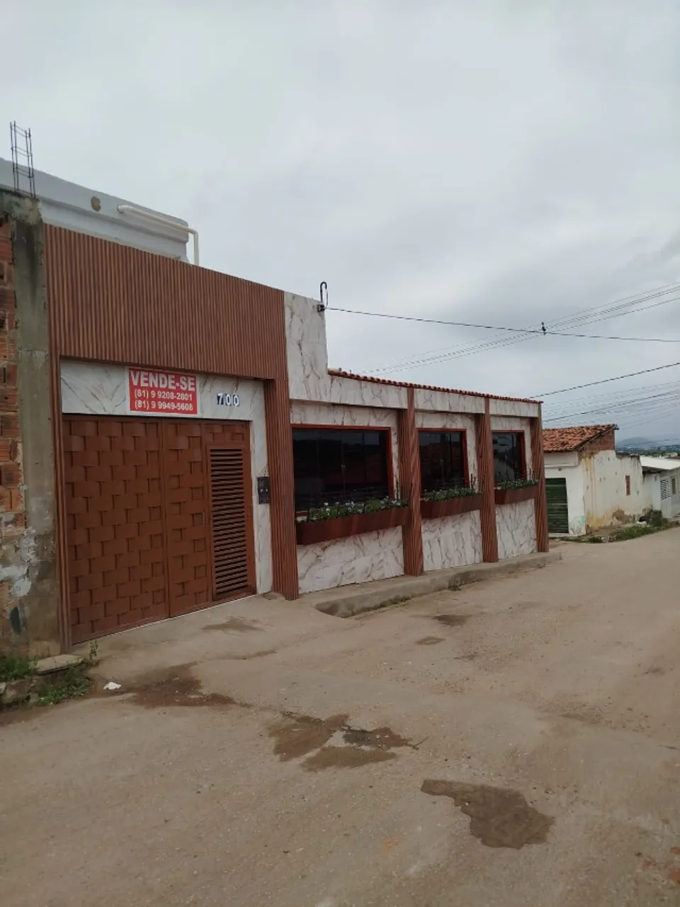 Venda de casa recém construída em Vitória de Santo Antão.