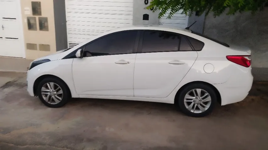 HB20S CARRO EM ÓTIMO ESTADO