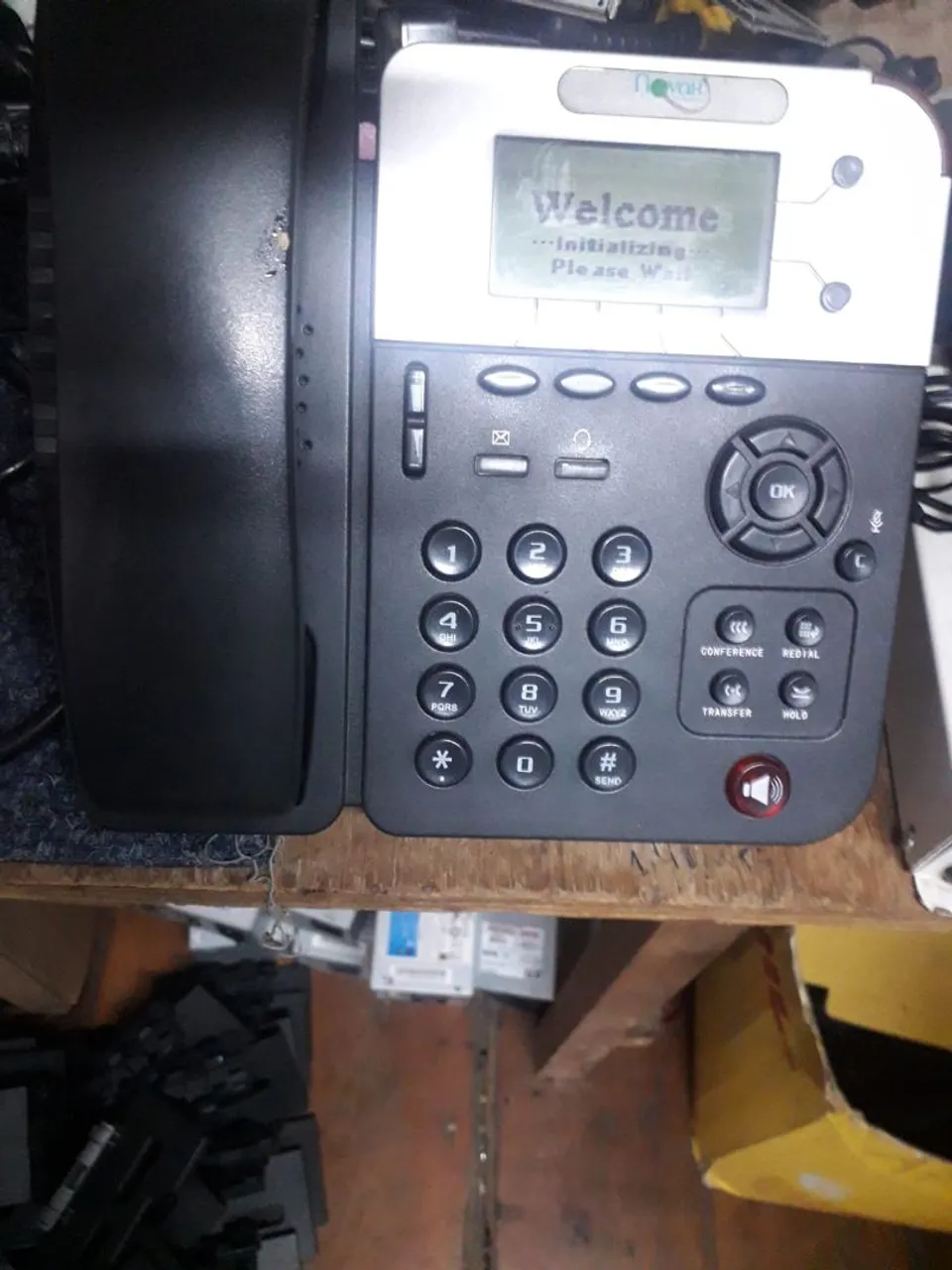 Um lote com 19 aparelhos telefônicos da marca Khomp (semi novos)