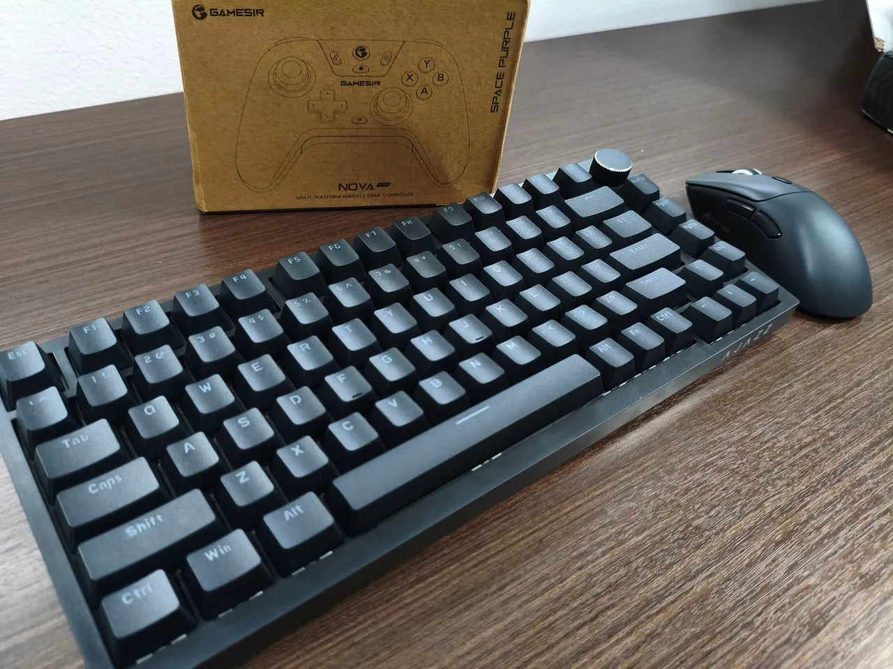Teclado Mecânico controle e Mouse Gamer - Perfeito para Jogos!
