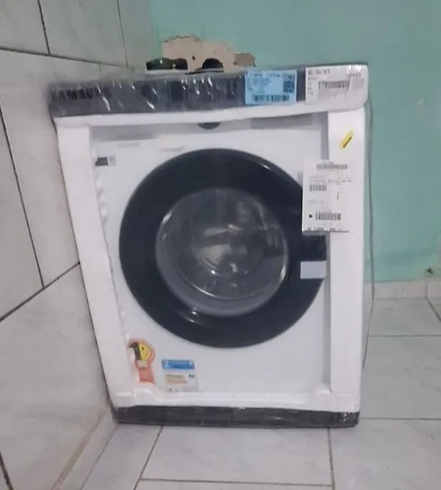 Vende-se lava e seca samsung WD11M, produto nunca usado, ainda na embalagem.  - Foto 2