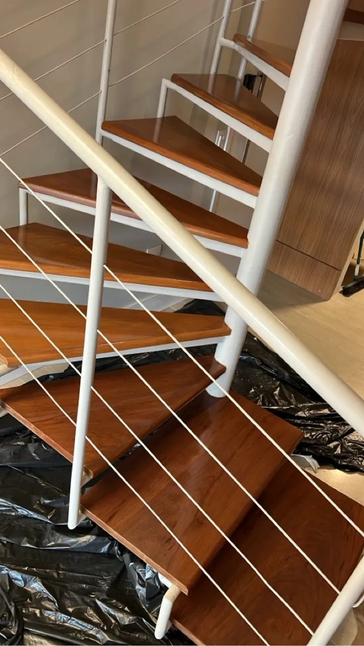 Restauração de escada e pisos de madeira venha fazer seu orçamento.  - Foto 4