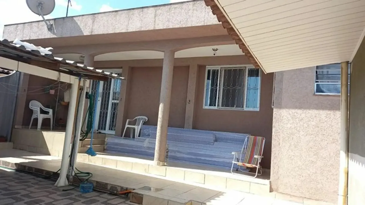Casa em Rua Ricardo Gasparian Machado - Pinheirinho - Curitiba/PR