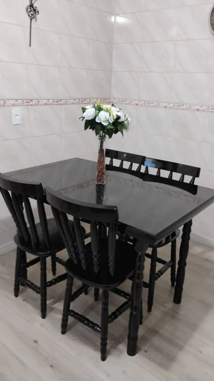 Mesa 1,20 X 80 + 4 Cadeiras