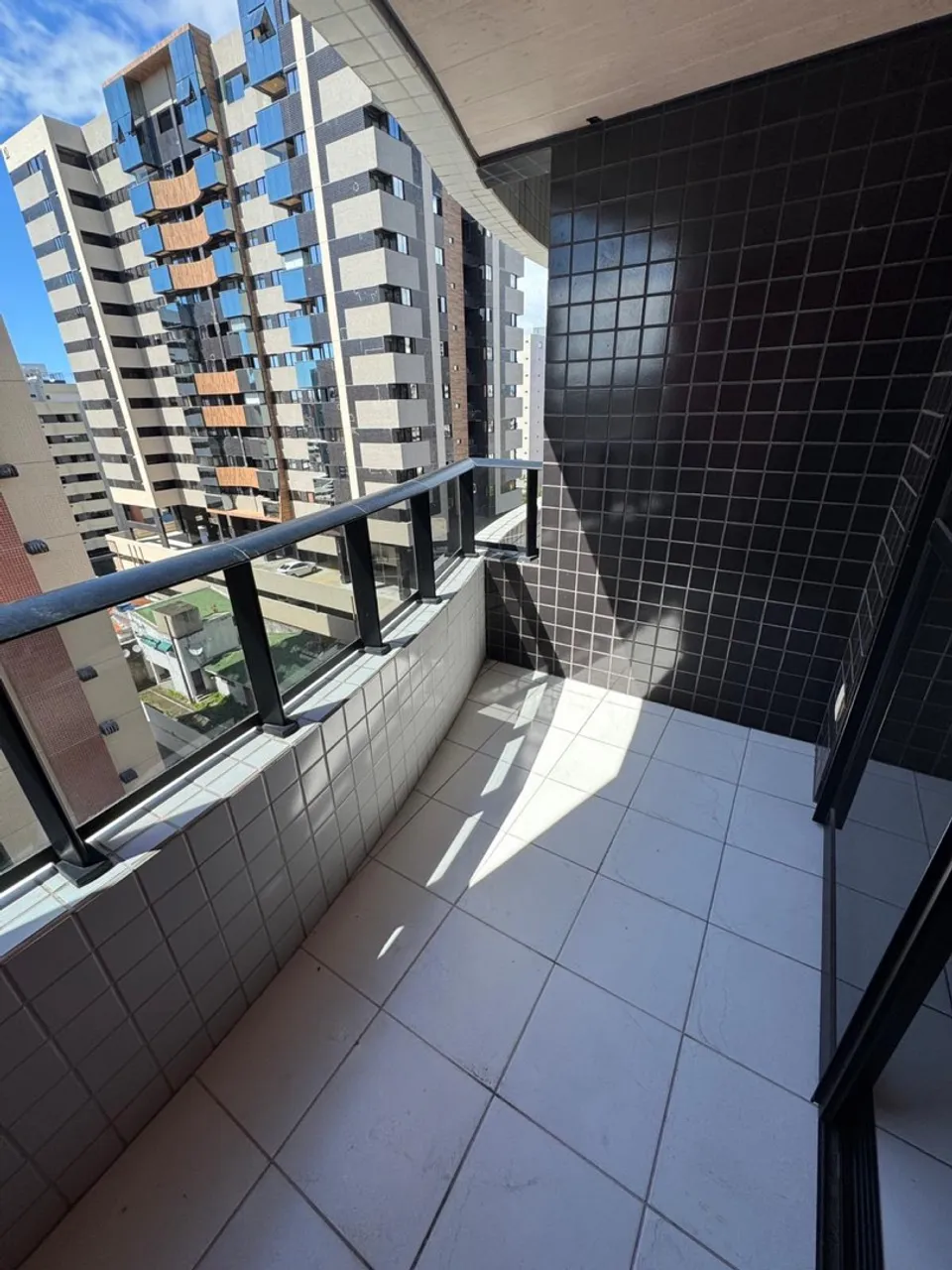 ALUGUEL - EDIFÍCIO ATLÂNTICO | JATIÚCA | 4 quartos | 95 m² | Varanda | 2 vagas soltas