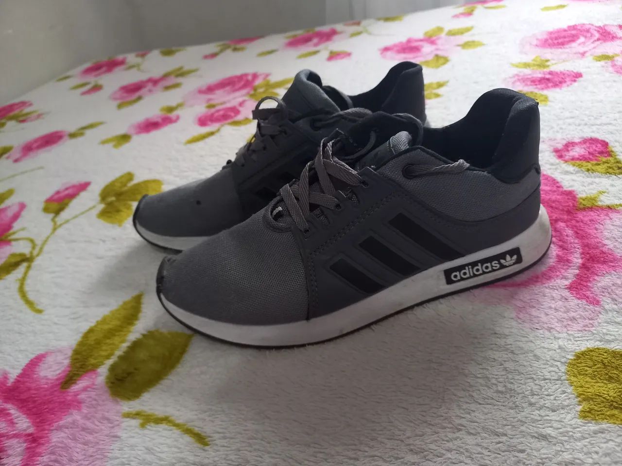 Tênis Adidas Masculino - Cinza