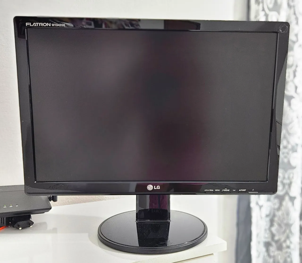 Monitor LCD 19" modelo LG W1942SB