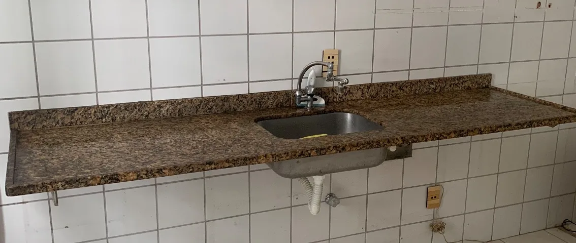 Bancada de cozinha com Pia 2,25x0,63 m