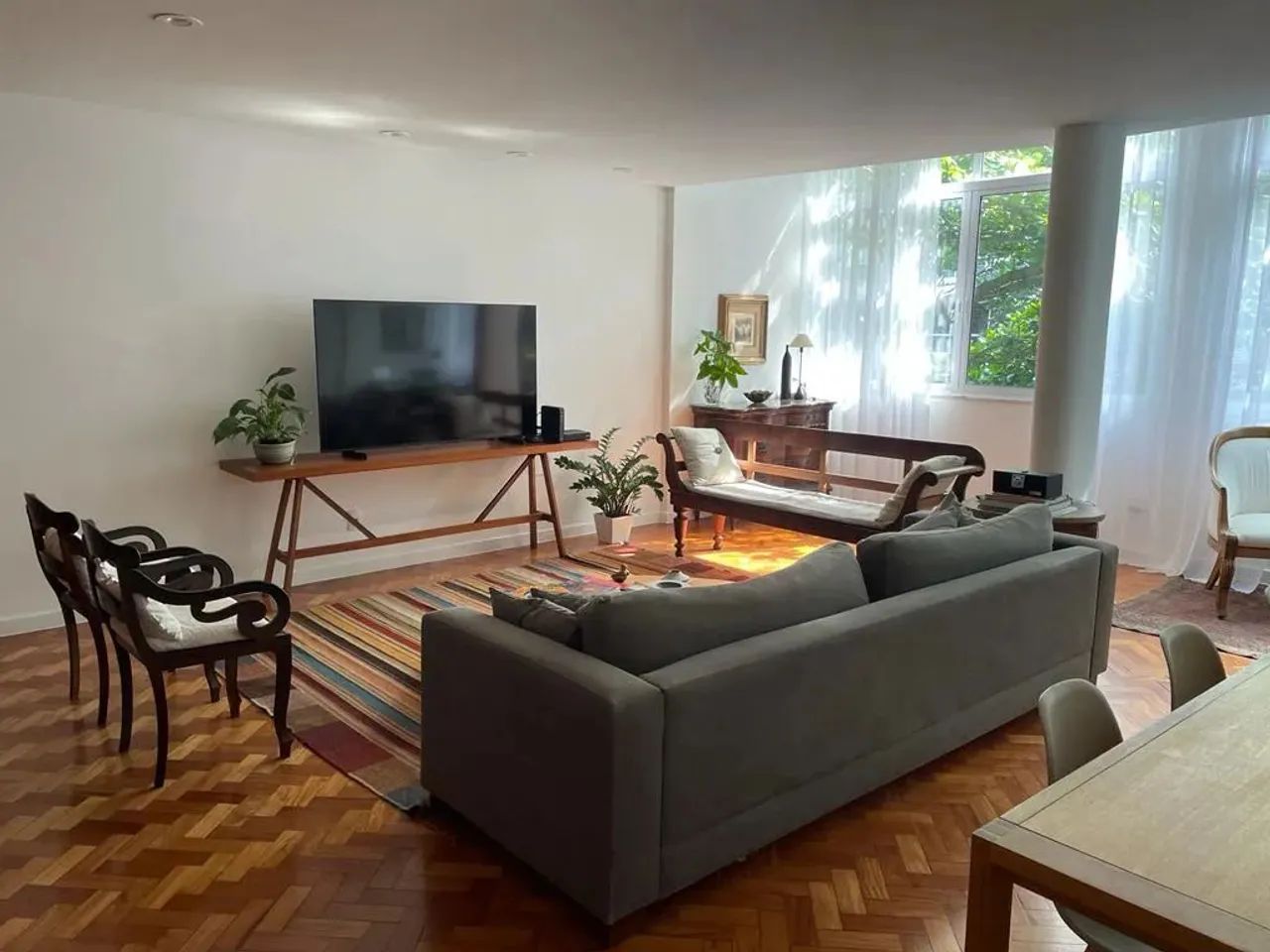 Quadra praia Leblon.  Saläo, 3 DORM sendo 1 suite - Foto 5